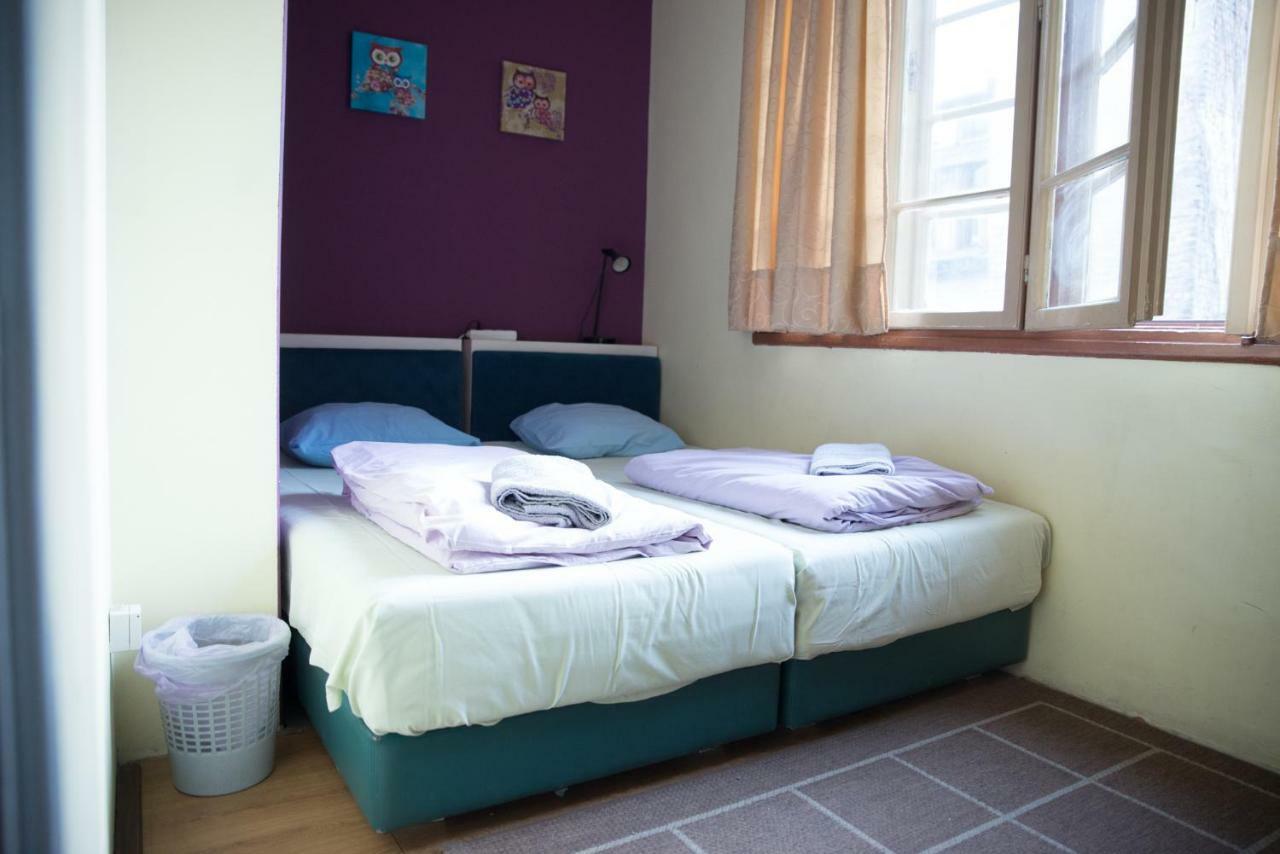 Reveller'S Hostel Dordegol Buitenkant foto